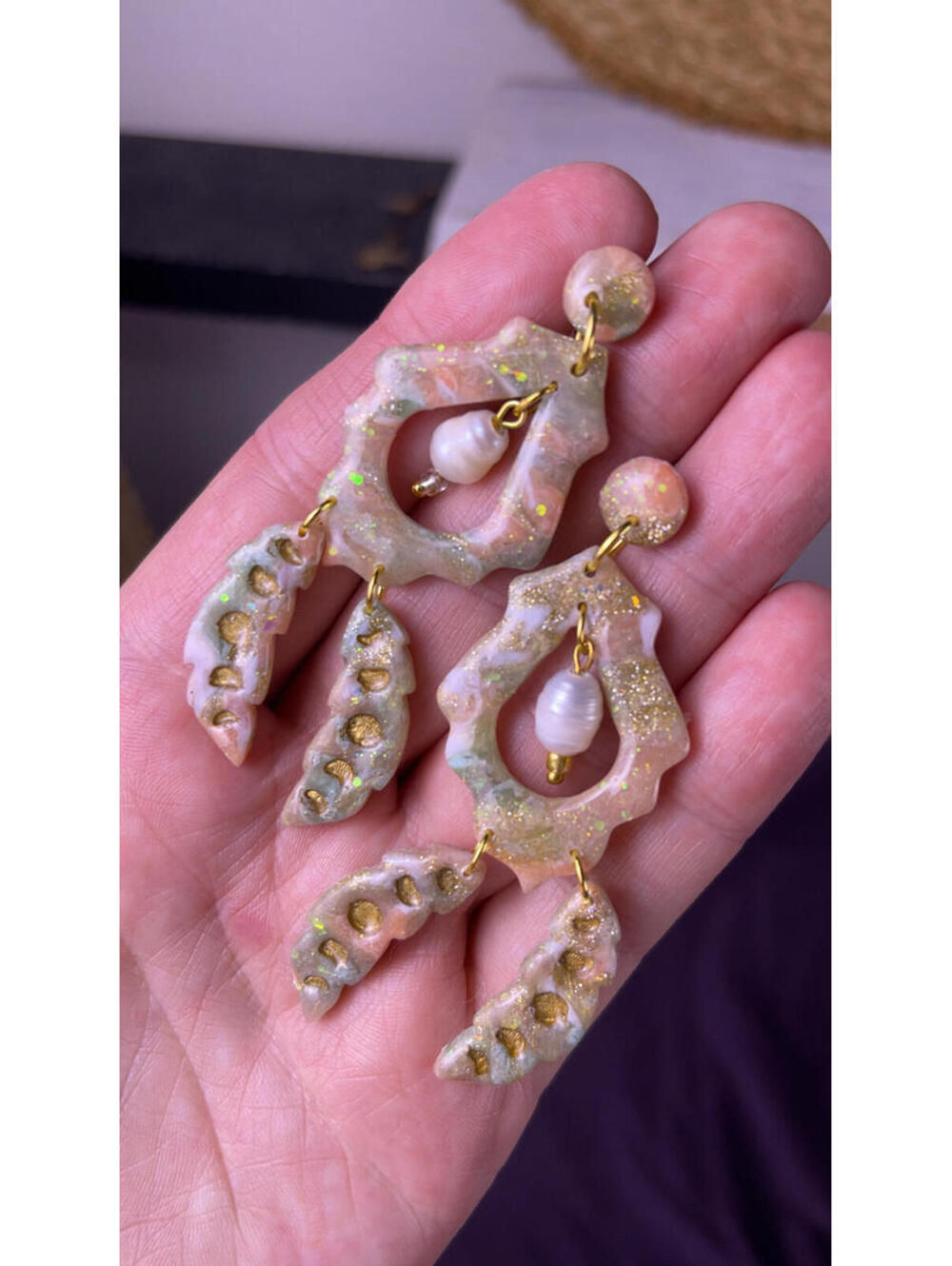 Fjäderdröm Pearl Feather Dangle Earrings
